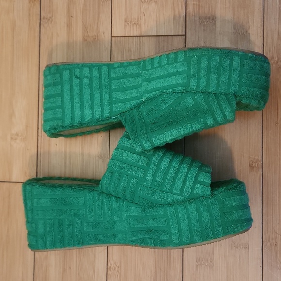 Shoes - Picture 5 of 5